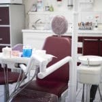 Como é o processo de esterilização realizado na clínica?